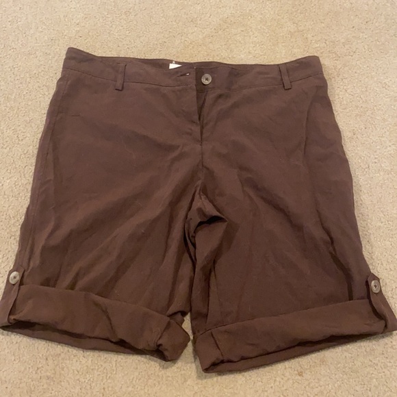 Women’s brown weatherproof shorts - Picture 2 of 4